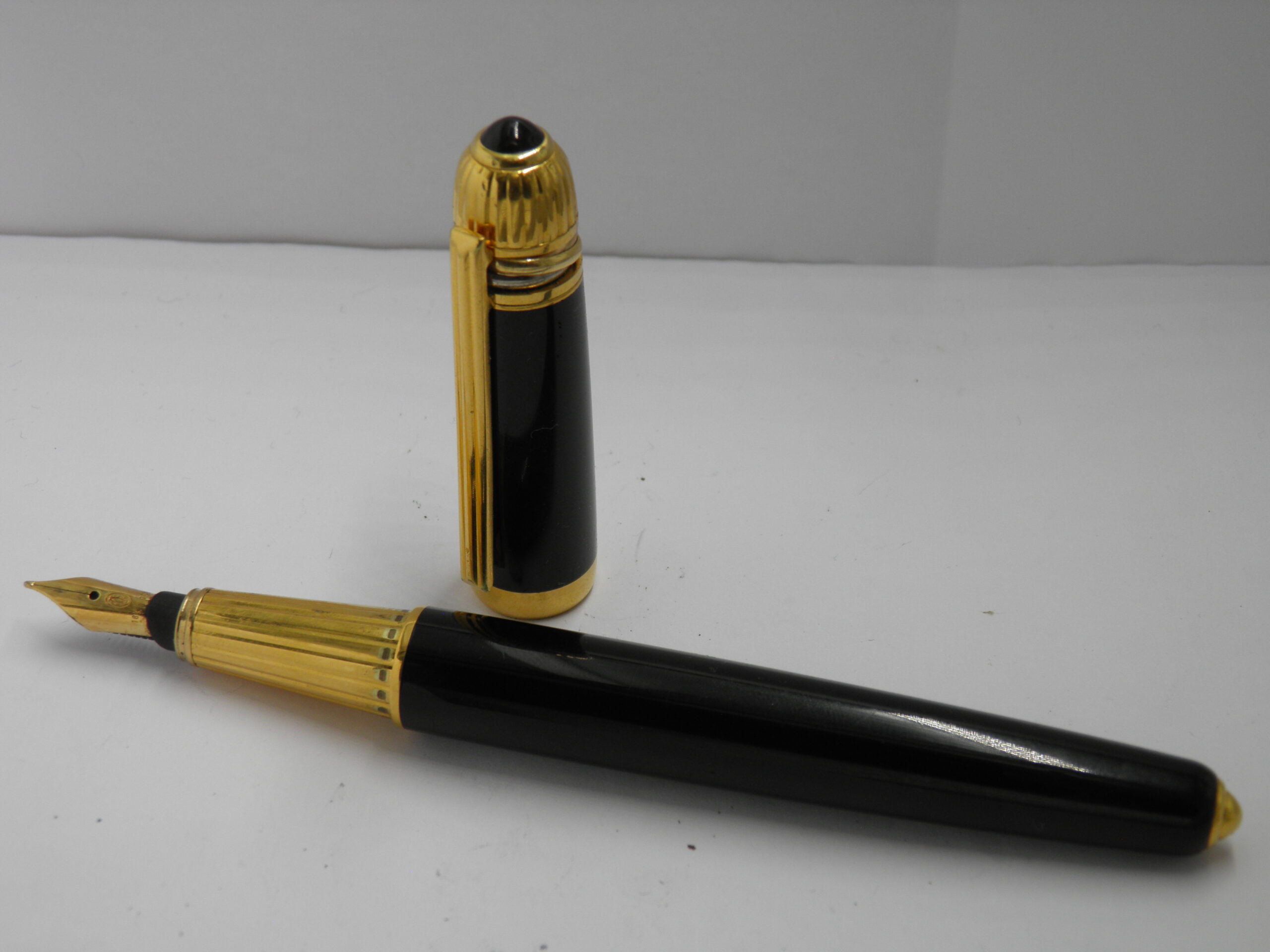 Stylo Plume CARTIER PASHA Laque De Chine Noire 1990 s Atelier Lesoon Stylo Plume CARTIER PASHA Laque De Chine Noire 1990 s Atelier Lesoon
