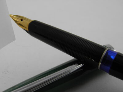 Stylo plume PELIKAN Celluloid noir & vert 1970's – Image 2